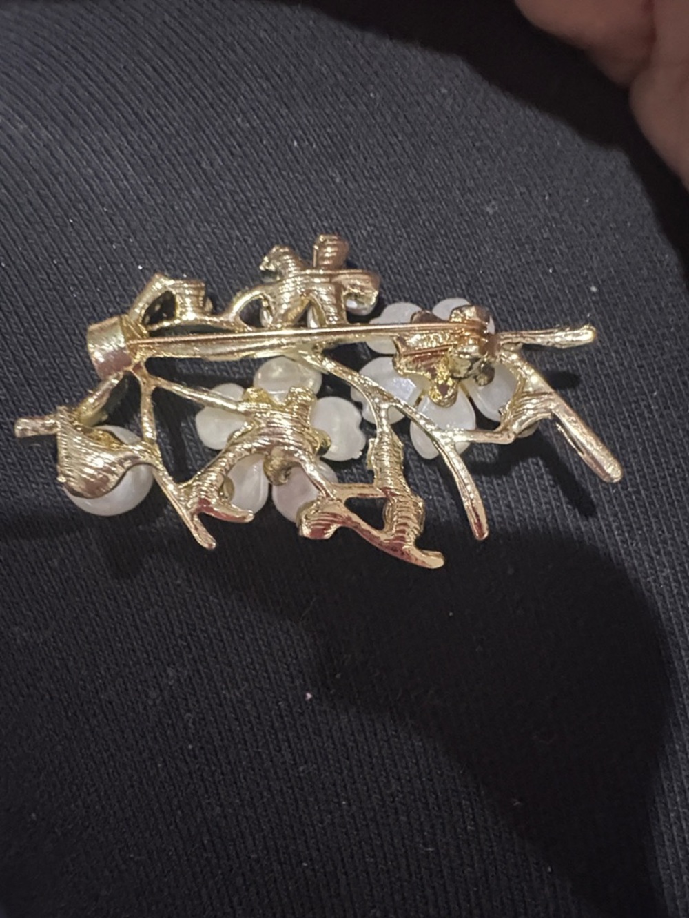 Gold Floral Pearl Brooch Pin 🌺 Iridescent Crystal Flower Statement Pin - Picture 2 of 3